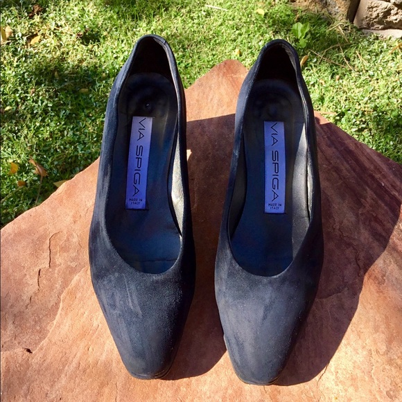 Navy Blue Via Spiga Suede Pumps size 7 EUC - Picture 1 of 5